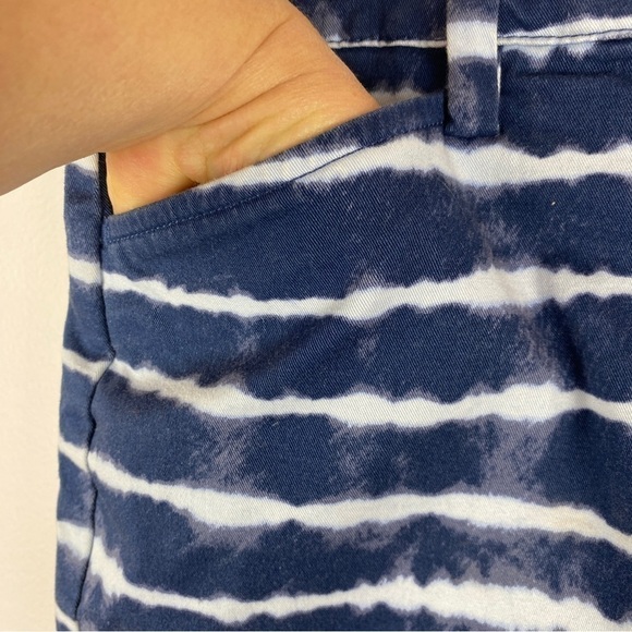 Lands' End Blue White Tie Dye Mid Rise Shorts Size 14 Petite - Picture 5 of 10